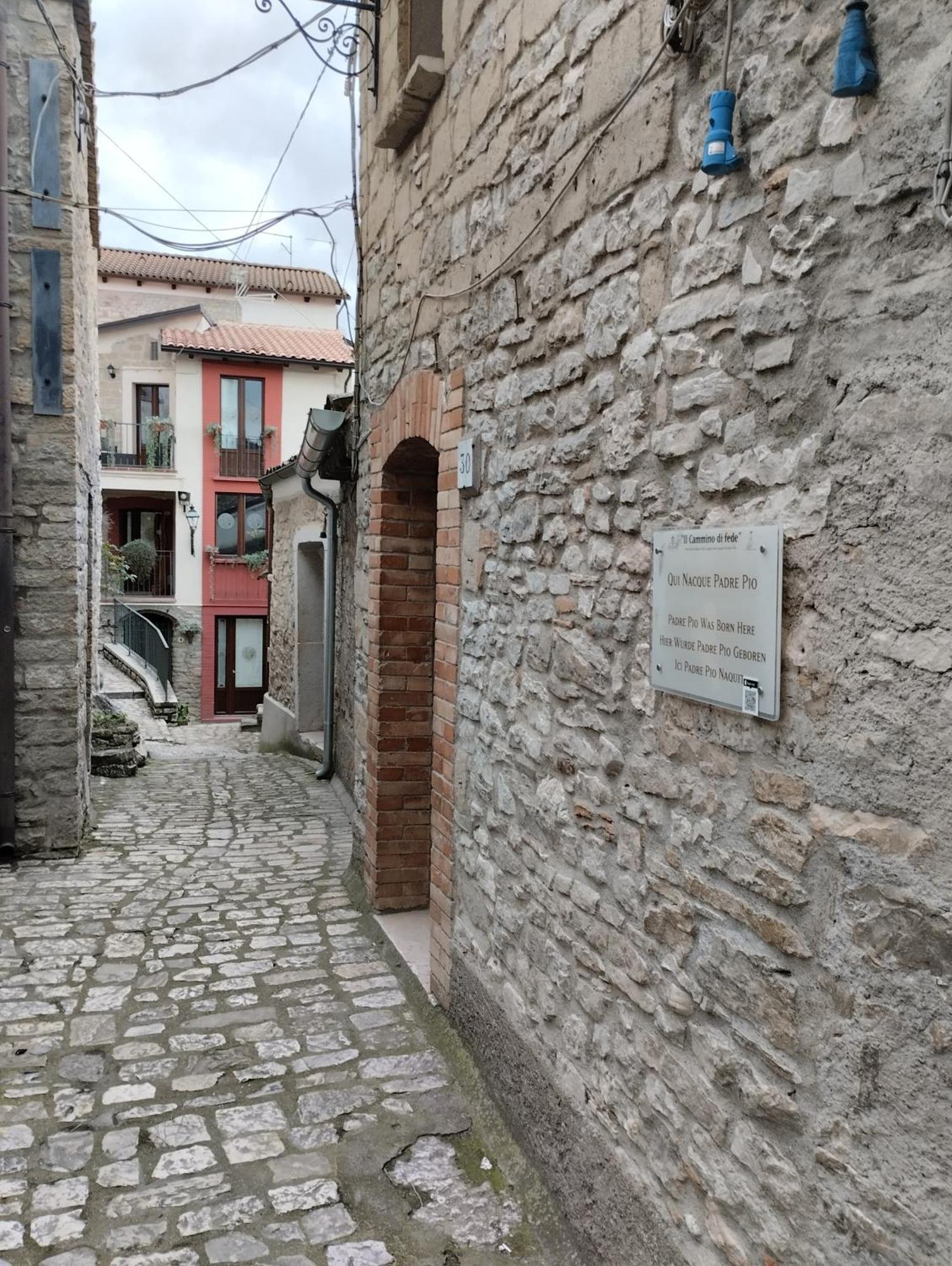 Dimora Forgione B&B - Pietrelcina Exterior foto