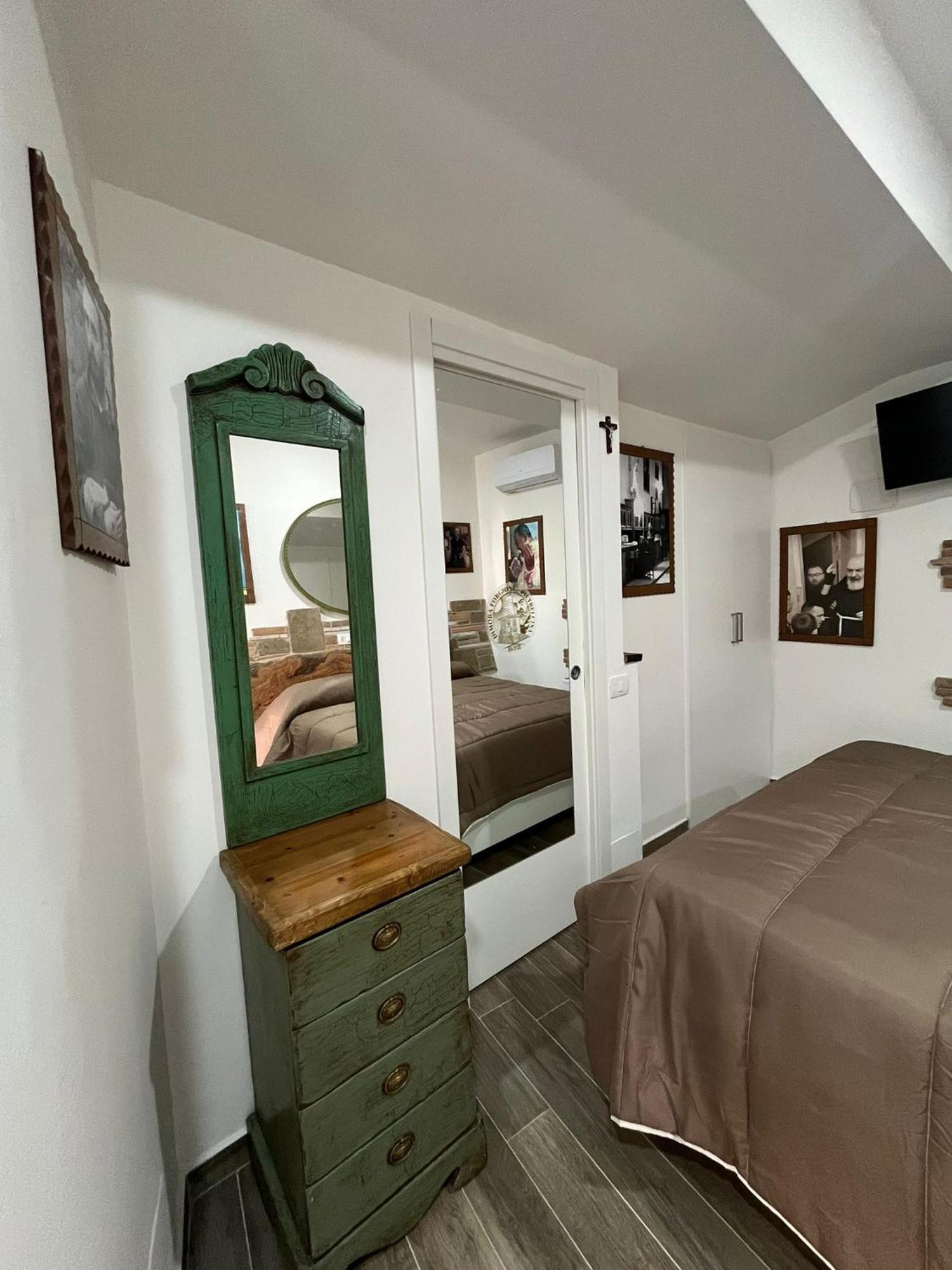 Dimora Forgione B&B - Pietrelcina Exterior foto